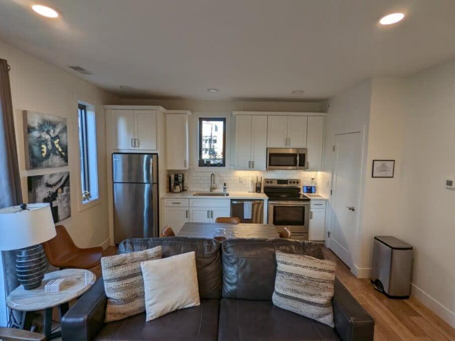 Location Location - Capri Condo 212 Traverse City Zewnętrze zdjęcie