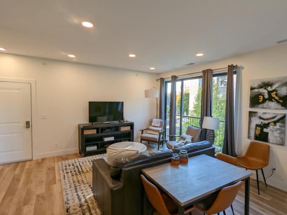 Location Location - Capri Condo 212 Traverse City Zewnętrze zdjęcie